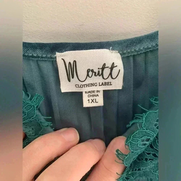 Woman’s Meritt Teal Velvet Lace Spaghetti Strap Plus Tank Top Size 1XL - Picture 3 of 7